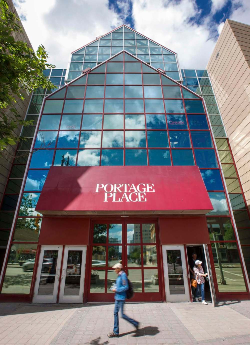 MIKE DEAL / WINNIPEG FREE PRESS files
Revitalizing Portage Place will require imagination.