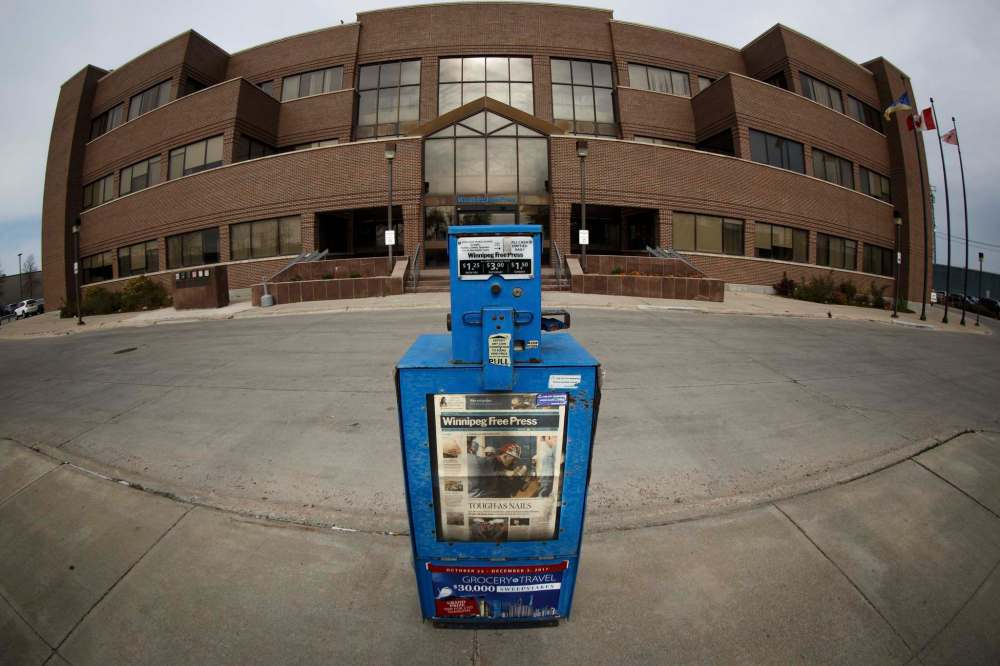 MIKE DEAL / WINNIPEG FREE PRESS
A Winnipeg Free Press newspaper box outside the papers' headquarters on Mountain Avenue.