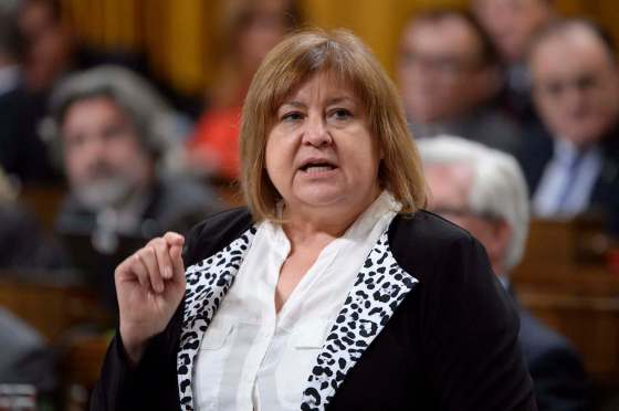 ADRIAN WYLD / THE CANADIAN PRESS FILESWinnipeg Liberal backbencher MaryAnn Mihychuk wants to keep artifacts in Winnipeg.