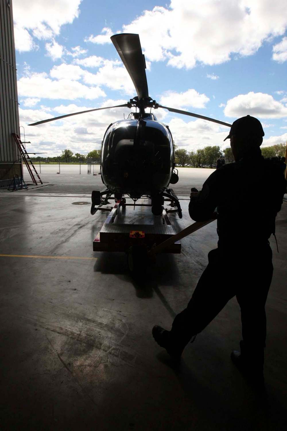 JOE BRYKSA / WINNIPEG FREE PRESS FILES
Winnipeg Police Service’s Air-1 helicopter