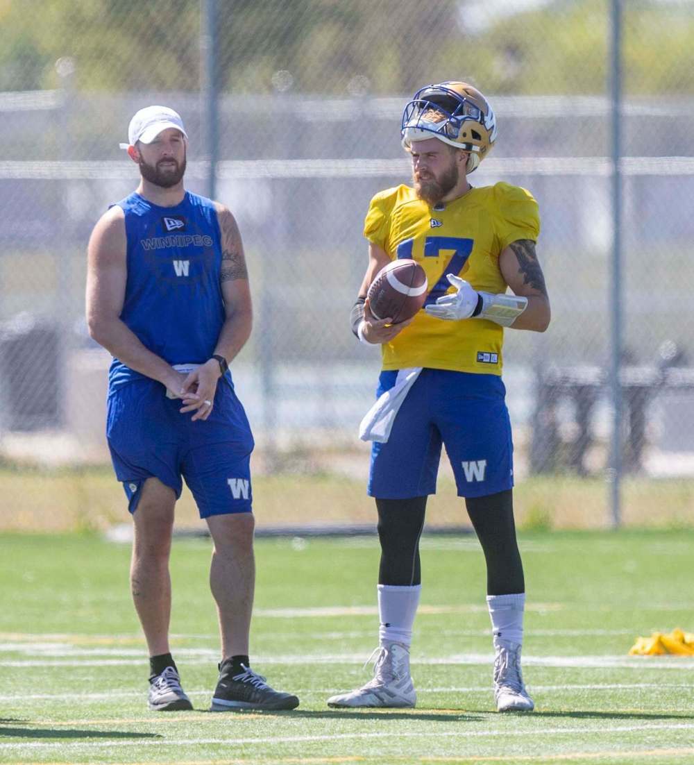 SASHA SEFTER / WINNIPEG FREE PRESS
Nichols (left) and Streveler discuss strategy during a recent practice.