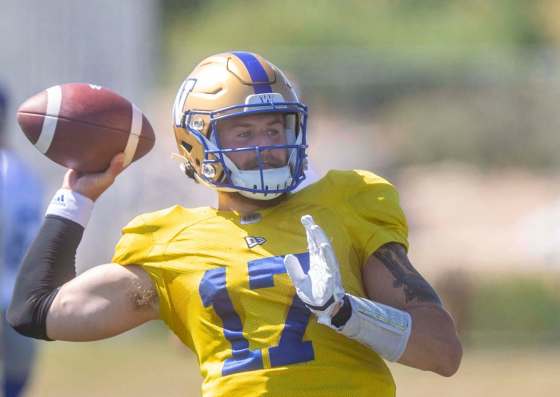 SASHA SEFTER / WINNIPEG FREE PRESSBlue Bombers quarterback Chris Streveler prepares to unload a pass during Monday’s practice. He’ll be tasked with leading the Bombers while starter Matt Nichols recovers from injury.