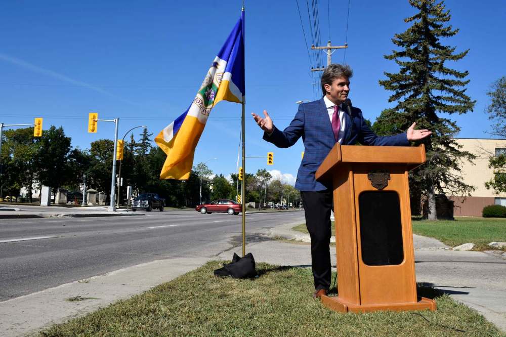 TESSA VANDERHART / WINNIPEG FREE PRESS
Coun. Kevin Klein (Charleswood-Tuxedo) at the unveiling of a new pedestrian crossing at Grant Avenue and Cathcart Street on Tuesday.