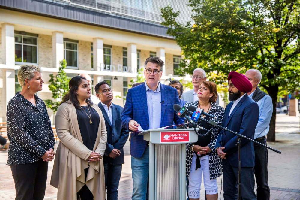 Liberal leader Dougald Lamont makes an education funding announcement in Winnipeg on Sunday. (Mikaela MacKenzie / Winnipeg Free Press)