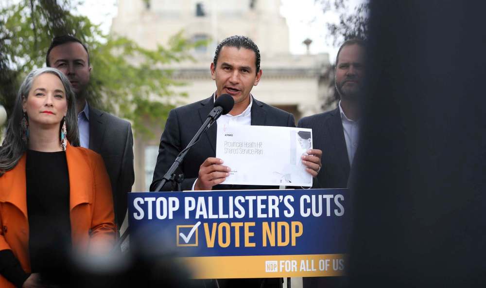 RUTH BONNEVILLE / WINNIPEG FREE PRESS
NDP Leader Wab Kinew and St. Johns candidate Nahanni Fontaine