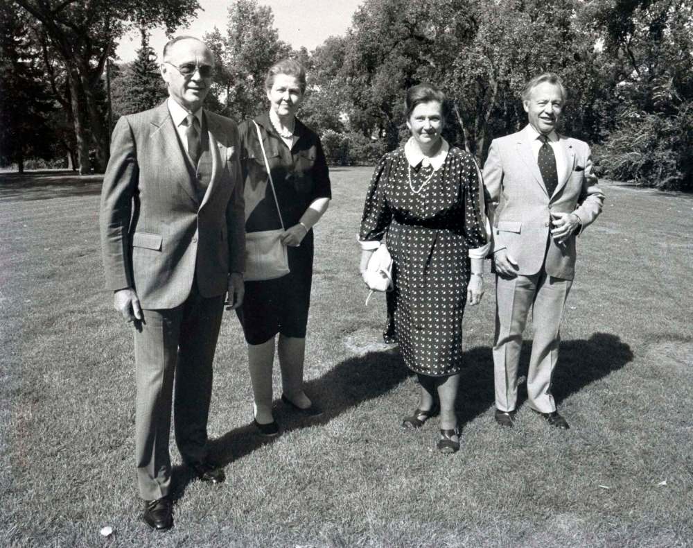 The Richardson family (from left) George Richardson, Kathleen Richardson, Agnes Benidickson, and James Richardson. (Dave Johnson / Winnipeg Free Press files)