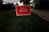 PHIL HOSSACK / WINNIPEG FREE PRESS
The City of Winnipeg’s neighbourhood livability bylaw sets out regulations on campaign signs.