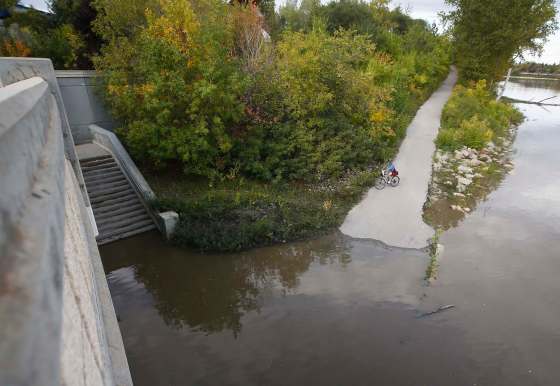 Winnipeg had 153.1 millimetres of rain in September, including 40 mm during a single rainfall on Sept. 20, which flooded various walkways connected to The Forks riverwalk system. (John Woods / Winnipeg Free Press files)