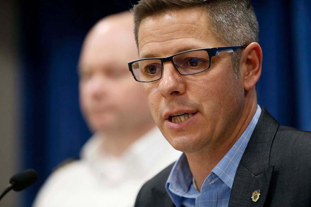 JOHN WOODS / WINNIPEG FREE PRESS
Winnipeg Mayor Brian Bowman, right, and Jayson Shaw, Manager of City of Winnipeg Emergency Operations Centre, announce that the city has declared a local state of emergency after aa early winter snow storm that hit the city Thursday and Friday.