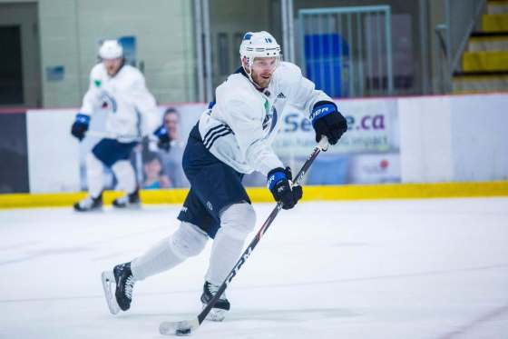 MIKAELA MACKENZIE / WINNIPEG FREE PRESS FILESJets forward Bryan Little is making headway in his return from a concussion, and could play as early as tonight against the visiting New York Islanders.