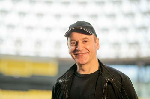 Mike Sudoma / Winnipeg Free Press
Composer and producer Danny Schur started suffering serious chest pains the afternoon of Sept. 30 while playing hockey.