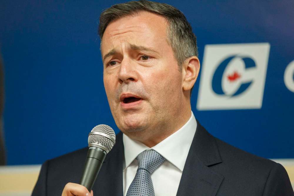 MIKE DEAL / WINNIPEG FREE PRESS
Premier of Alberta, Jason Kenney, speaks at the campaign office of Conservative Party of Canada candidate Marty Morantz Saturday.