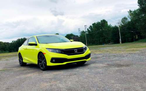 Photos by Frédéric Mercier / LC Media 
The 2019 Civic Coupe comes standard with a naturally aspirated 2.0-litre four-cylinder engine rated at 158 horsepower and 138 pound-feet of torque.