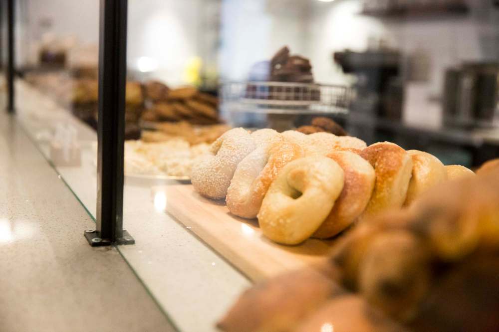 MIKAELA MACKENZIE / WINNIPEG FREE PRESS Bagels in the display case at Lark restaurant in Winnipeg on Tuesday, Oct. 22, 2019. For restaurant review. Winnipeg Free Press 2019.