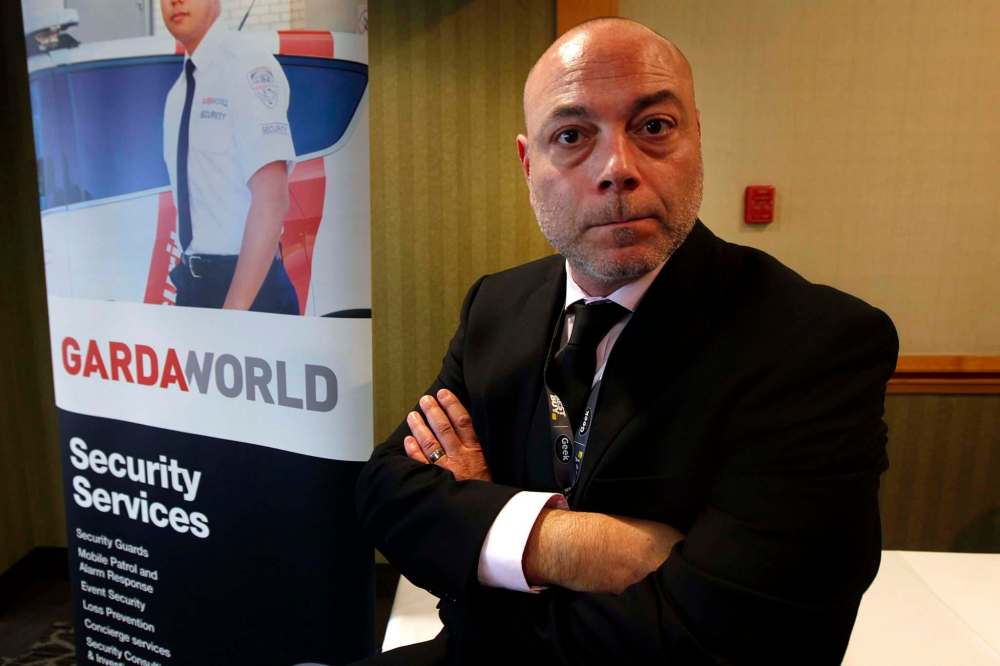 PHIL HOSSACK / WINNIPEG FREE PRESS
Marco Addesa, regional loss prevention officer for Best Buy, says good customer service often deters shoplifting.
