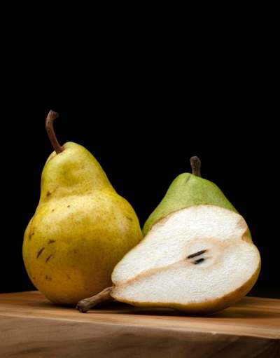 Terrence Antonio James / Chicago Tribune
A ripe Bartlett, the juiciest of all the pears, will leave your chin dripping when you eat it out of hand.
