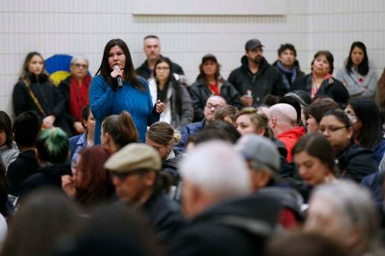 JOHN WOODS / WINNIPEG FREE PRESSCommunity member, Sabrina, speaks at a community gathering organized to talk about community issues at William Whyte School in Winnipeg’s North End Wednesday.