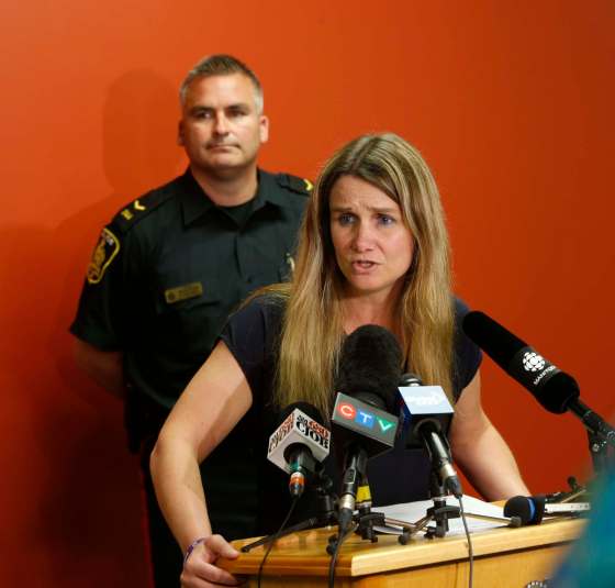 WAYNE GLOWACKI / WINNIPEG FREE PRESSAt a news conference Thursday, Det. Sgt. Shaunna Neufeld asked Sandra Giesbrecht, the mother of the two missing children, to contact police.