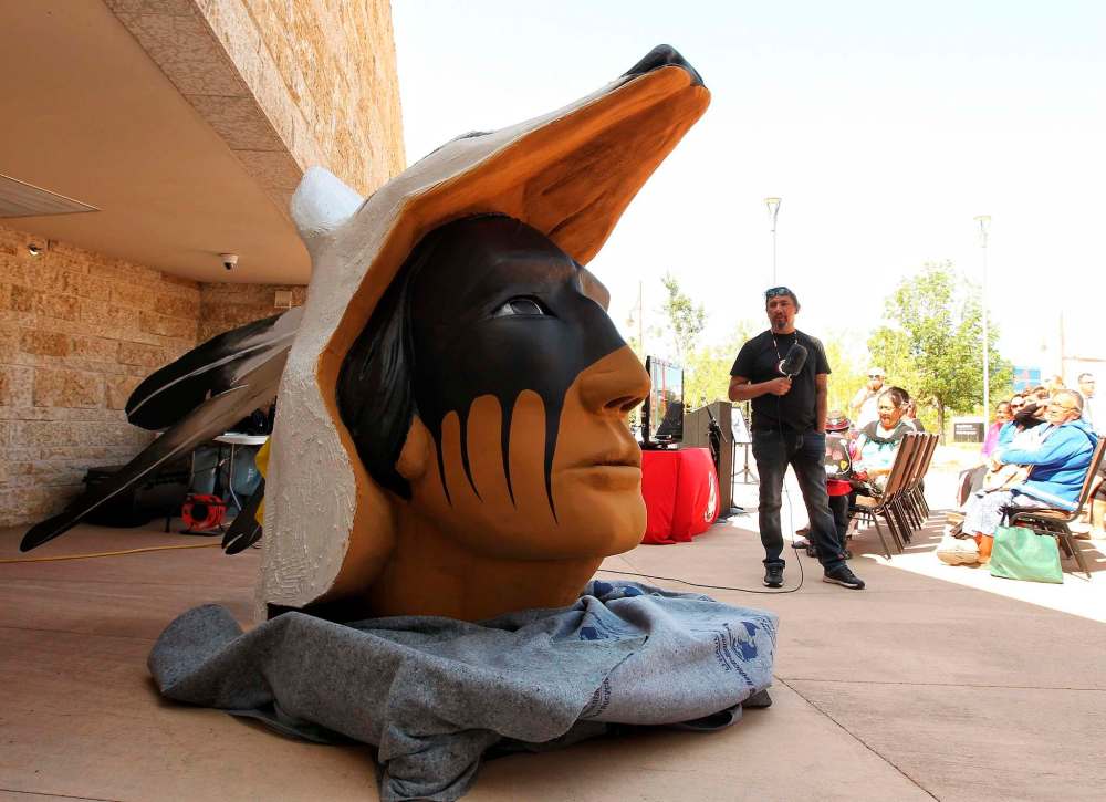 MIKE DEAL / WINNIPEG FREE PRESS
Artist Ernest Cobiness talks about his creation at an event earlier this week at the Canadian Museum for Human Rights.