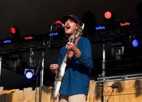 ZACHARY PRONG / WINNIPEG FREE PRESS
Rayland Baxter performs at Folkfest on Friday.