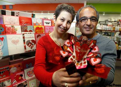 TREVOR HAGAN / WINNIPEG FREE PRESS
Anne, left, and Itzik Joudan have owned the 35-year-old Paper Gallery for 15 years.