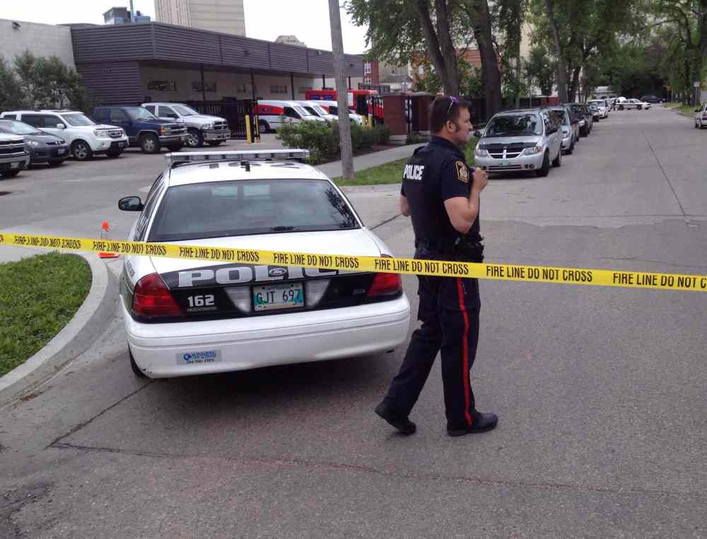 WAYNE GLOWACKI / WINNIPEG FREE PRESS
Winnipeg police investigate at the downtown postal building on McDermot Avenue and Frances Street following reports of a suspicious package. It's not known whether this is related to a bombing over the weekend, in which explosive devices were sent by mail.