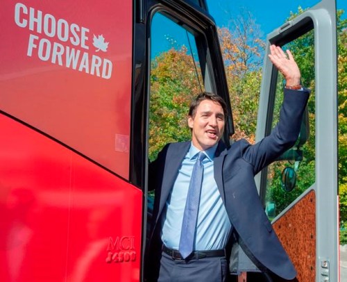 Liberal leader Justin Trudeau waves to supporters as he boards his campaign bus, Tuesday, October 1, 2019 in Richmond Hill, Ont. THE CANADIAN PRESS/Ryan Remiorz