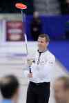 John Woods / The Canadian Press
Skip Jeff Stoughton waves to the crowd after defeating Glenn Howard in draw 14 at the 2013 Roar Of The Rings championship in Winnipeg in this file photo. Stoughton's currently giving it his all at Las Vegas' Continental Cup.