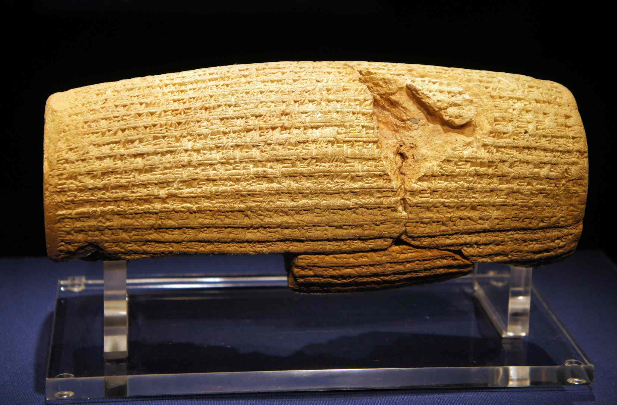 Replica of ancient human rights charter on display in city