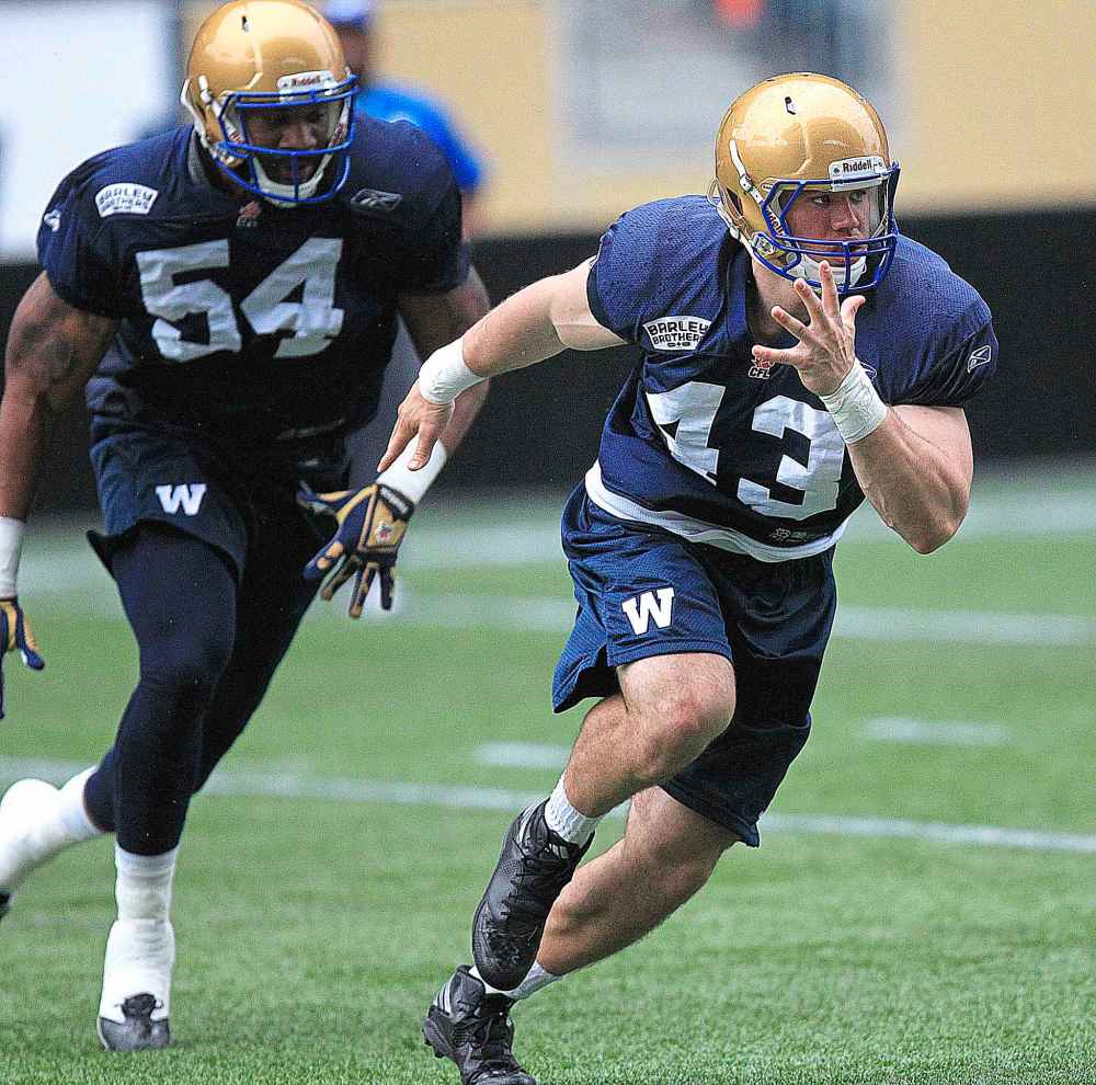 PHIL HOSSACK / WINNIPEG FREE PRESS FILES
Trent Corney, right, at the Blue Bombers rookie camp in 2016.