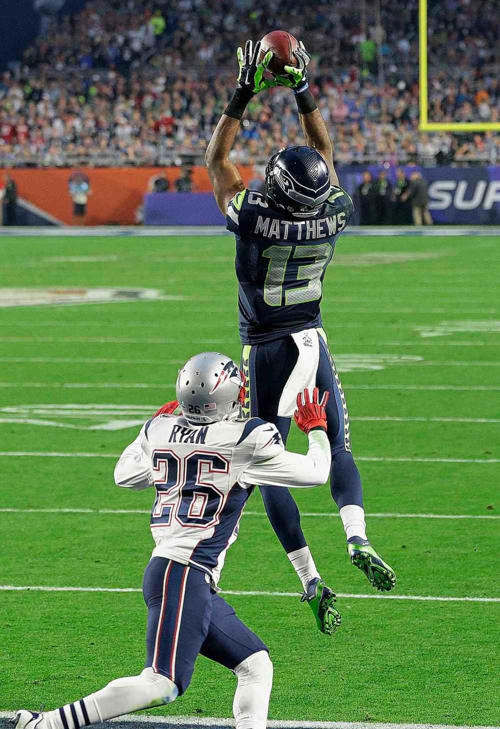 AP Photo/Brynn Anderson
Wide receiver Chris Matthews catches an 11-yard touchdown pass for the Seattle Seahawks during Super Bowl XLIX in 2015. The former Bombers receiver has signed on with the Calgary Stampeders.