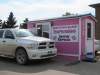 BARTLEY KIVES / WINNIPEG FREE PRESS
Small espresso shacks catering to oil workers in pickup trucks have popped up in Williston parking lots.