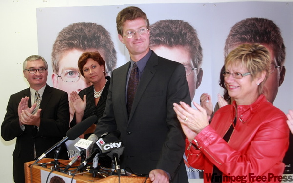 KEN GIGLIOTTI / WINNIPEG FREE PRESS
NDP leadership candidate Andrew Swan withdraws from the race, giving his support to Greg Selinger