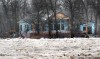 PHIL HOSSACK / WINNIPEG FREE PRESS
A new home still under construction is threatened by the ice jam on the Red River near Lockport. This house is on the Henderson Highway side of the river.