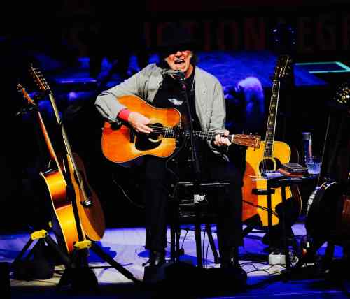 Boris Minkevich / Winnipeg Free Press
Neil Young rocks out for a sold-out crowd at Winnipeg's Centennial Concert Hall Thursday as part of his Honor the Treaties tour.