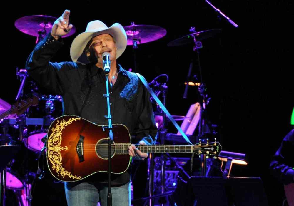 Alan Jackson playing the MTS Centre Sept. 17 – Winnipeg Free Press