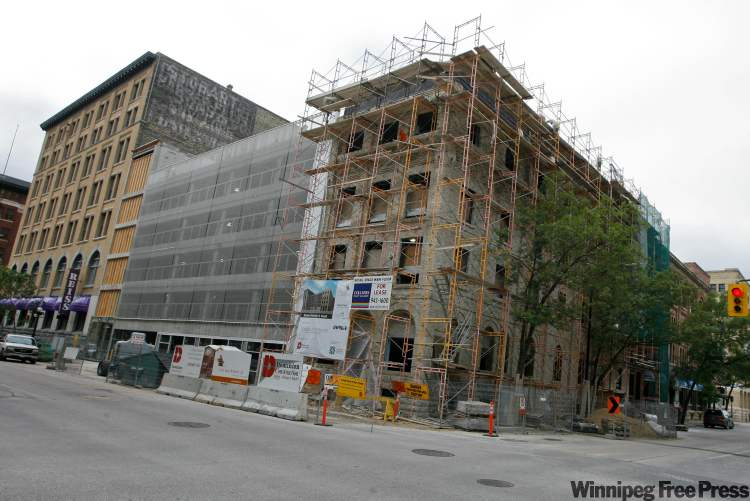 JANEK LOWE / Winnipeg Free Press
The new parkade at King and Bannatyne in Winnipeg's Exchange District is seen while under construction in August 2010.