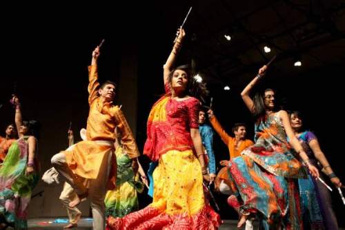 Ruth Bonneville / Winnipeg Free Press
The Bhangra Syndicate dance team performs during the 34th annual Raunak Show at Jubilee Place. The cultural showcase of talent was performed at Mennonite Brethren Collegiate Institute by various cultures throughout South Asia, and put on by the University of Manitoba Indian Students Association earlier this month.