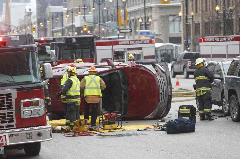 One person taken to hospital after downtown crash – Winnipeg Free Press