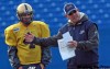 KEN GIGLIOTTI WINNIPEG FREE PRESS
Bomber coach Mike Kelly explains a drill to QB Ryan Dinwiddie, during practice on Friday.
