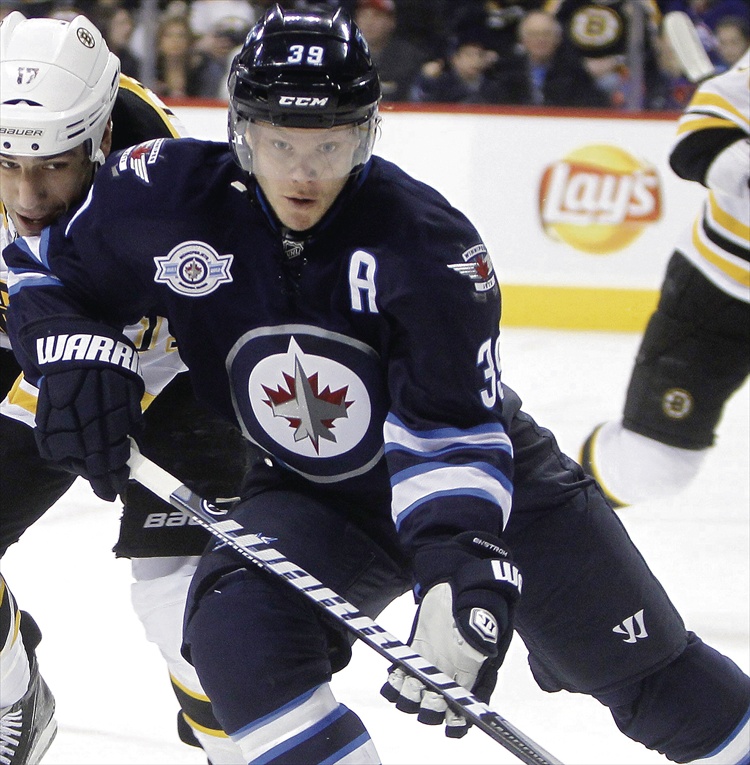 Trevor Hagan / Winnipeg Free Press Archives
Toby Enstrom could return to the Jets' lineup as early as Sunday. He injured his shoulder during a game against Pittsburg in February.