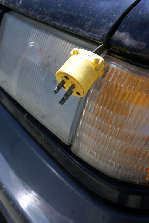 MIKE APORIUS / WINNIPEG FREE PRESS Archives
MPI recommends that a qualified mechanic look at a vehicle's block heater cord every fall.