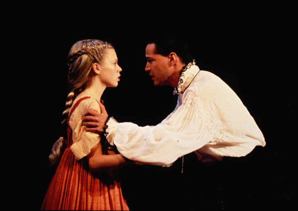 Bruce Monk photo
Keanu Reeves performs at MTC, 1995.