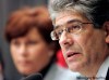 WAYNE.GLOWACKI@FREEPRESS.MB.CA
Joel Kettner, Manitoba's chief medical officer of health, speaks at a new conference at the Manitoba legislature on Thursday, with Health Minister Theresa Oswald in the background.