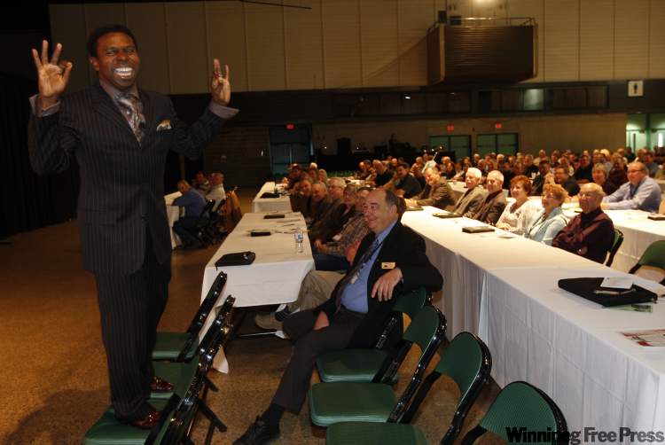 KEN GIGLIOTTI / WINNIPEG FREE PRESS
Michael (Pinball) Clemons actually turned an Association of Manitoba Municipalities meeting into an exciting event.