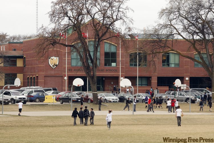 KEN GIGLIOTTI / WINNIPEG FREE PRESS
St. John's-Ravenscourt School