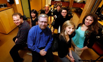 PHIL.HOSSACK@FREEPRESS.MB.CA
Red River College instructor Duncan McMonagle with a group of Creative Communications students who worked on the Freedom of Information project.