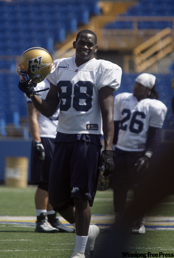 MIKE.APORIUS@FREEPRESS.MB.CA
Scott Mitchell, the new receiver in town, was on the practice field Tuesday but won’t play Friday.