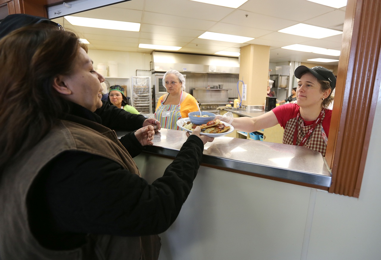 Siloam serving growing number at Thanksgiving dinner Winnipeg Free Press