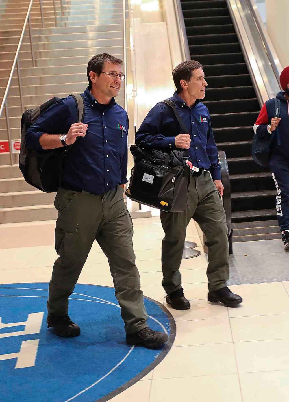 RUTH BONNEVILLE  /  WINNIPEG FREE PRESS 

Andrew Prokopchuk (left) was responsible for mapping fires, while Gerry Rosset worked to plan strategies for front-line firefighters.